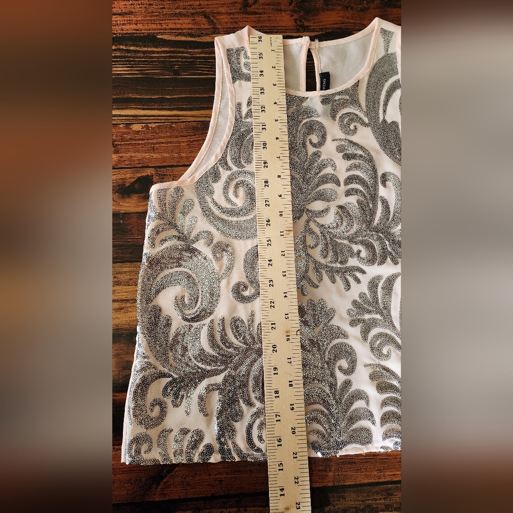 One Clothing Blush & Silver Sequenced Sleeveless Blouse Sz SM - Picture 5 of 6